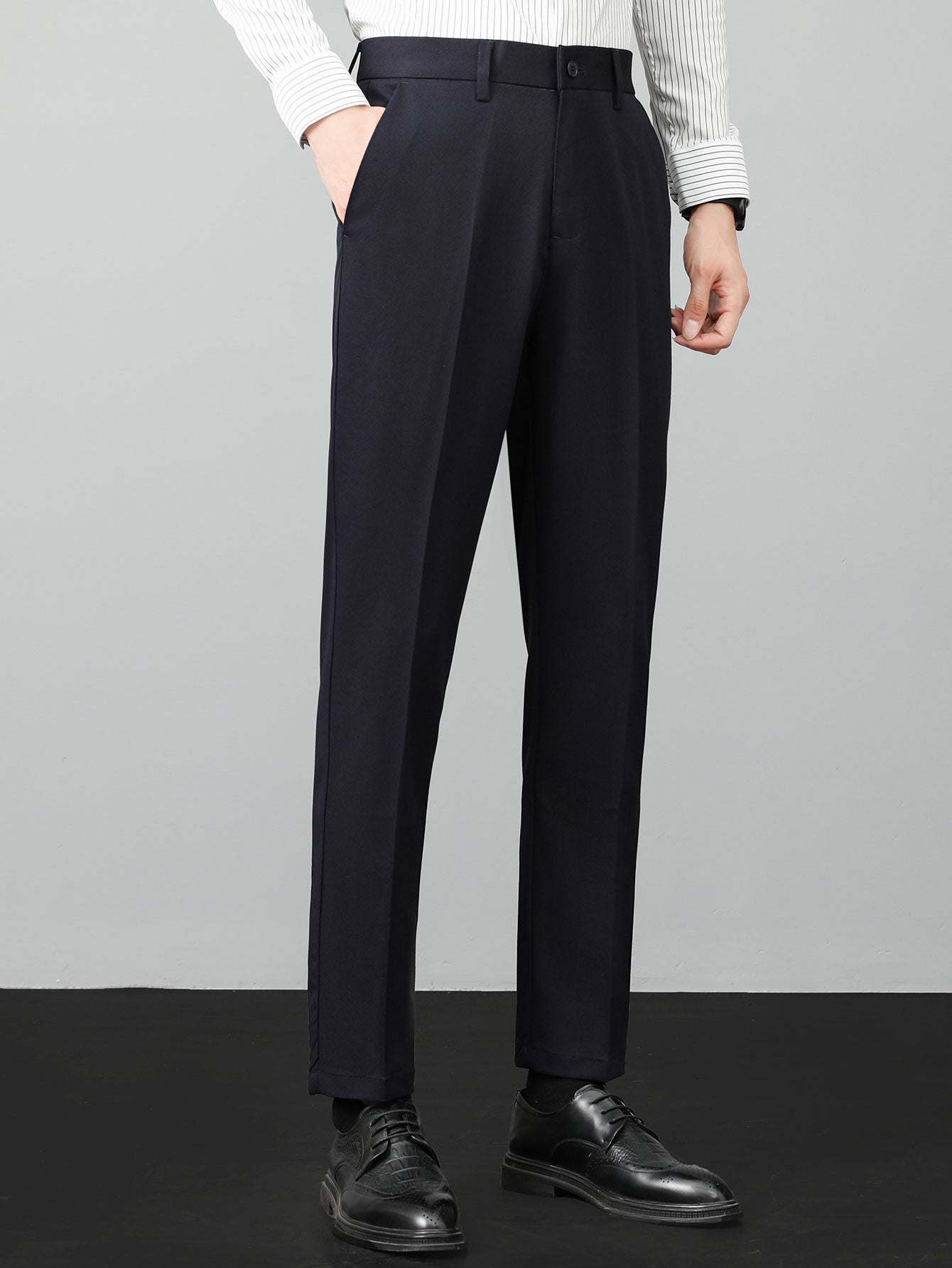 Contrast Trim Crew Neck Knit T-Shirt & Slim Fit Tapered Trousers